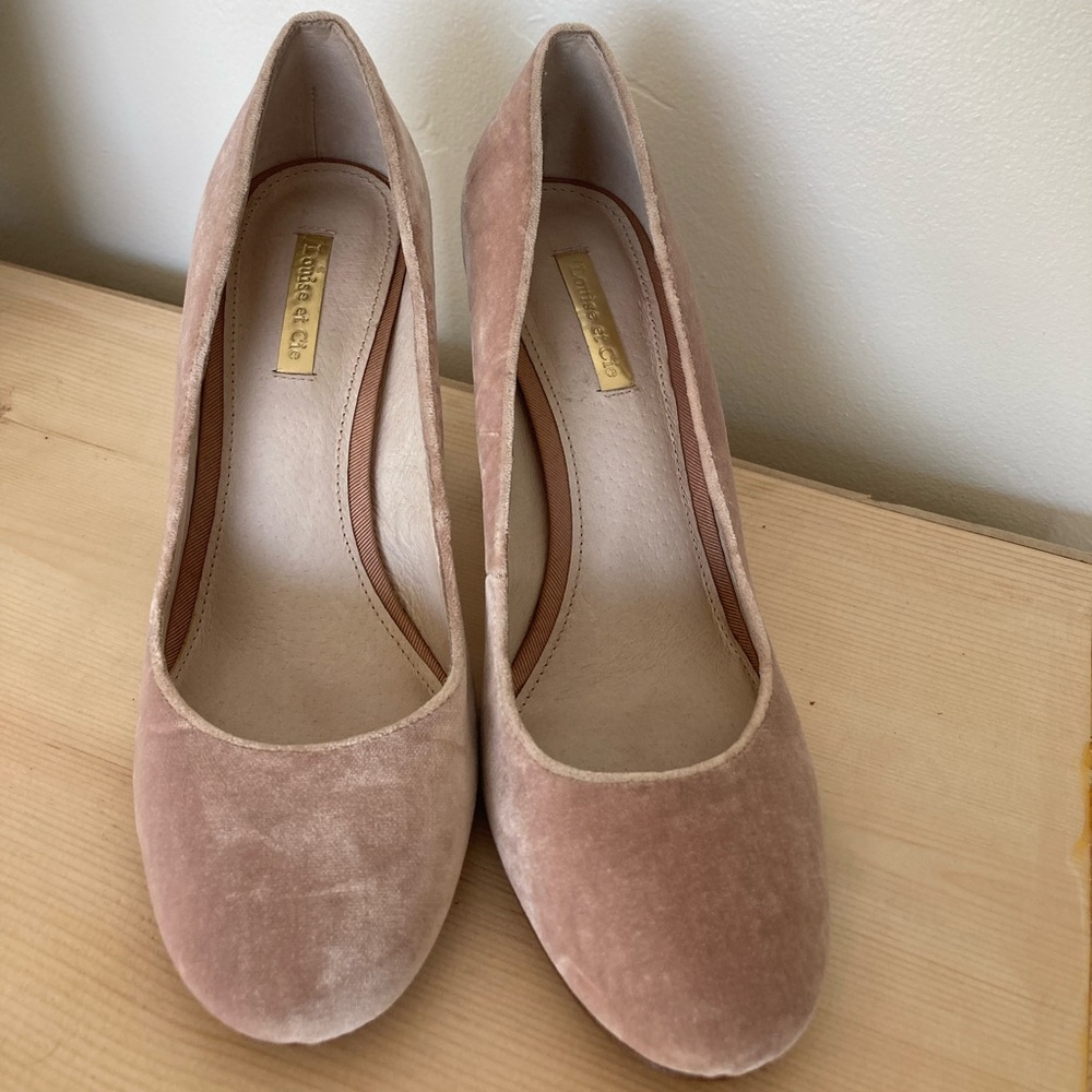 Louise er Cie Joanna Velvet Stacked Heel Pump Size 8.5